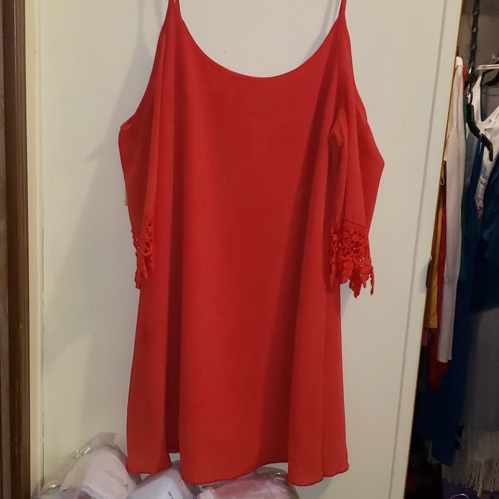 Clothes - Picture 3 of 6